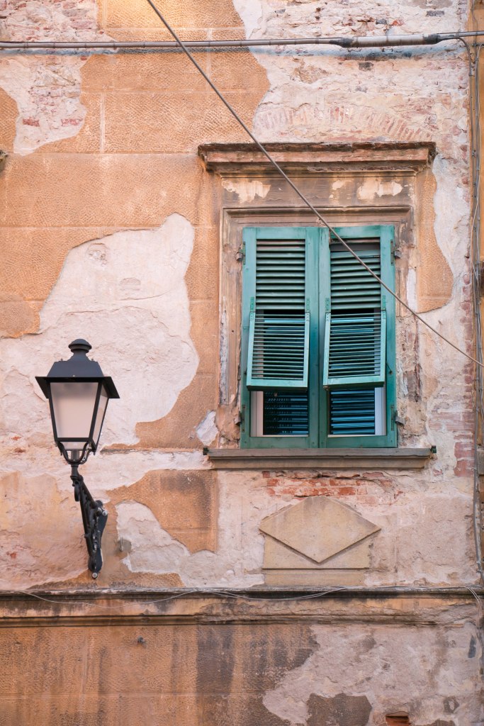 Pisa window